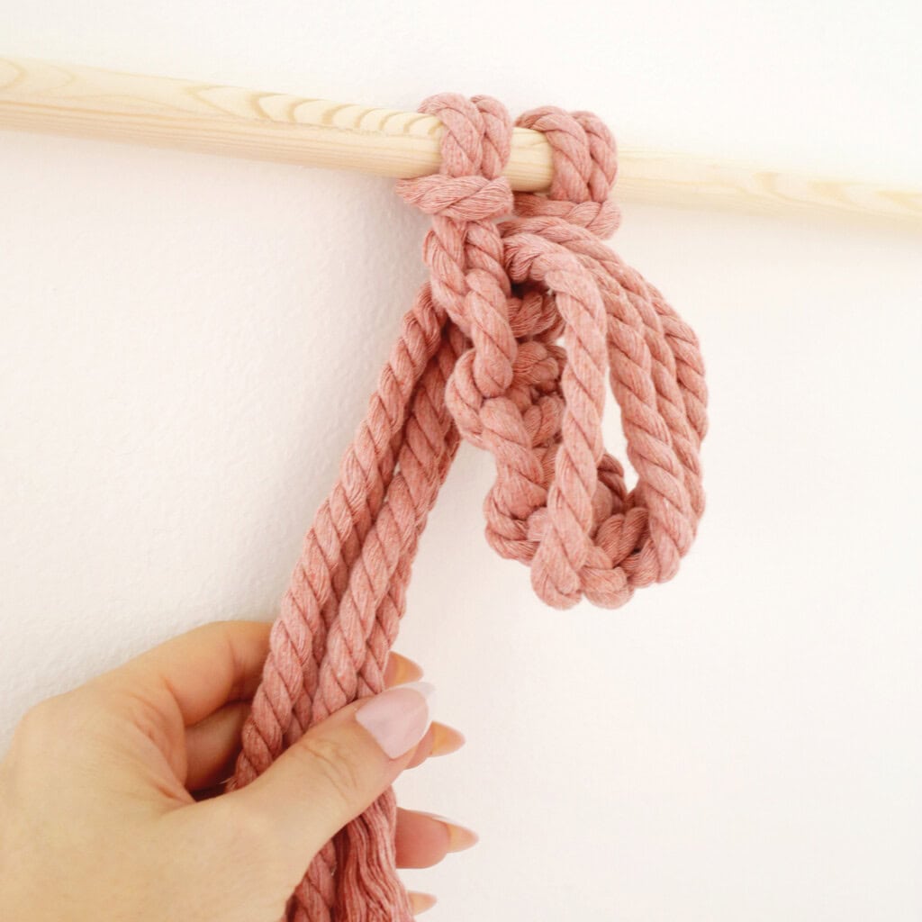 berry knot macrame