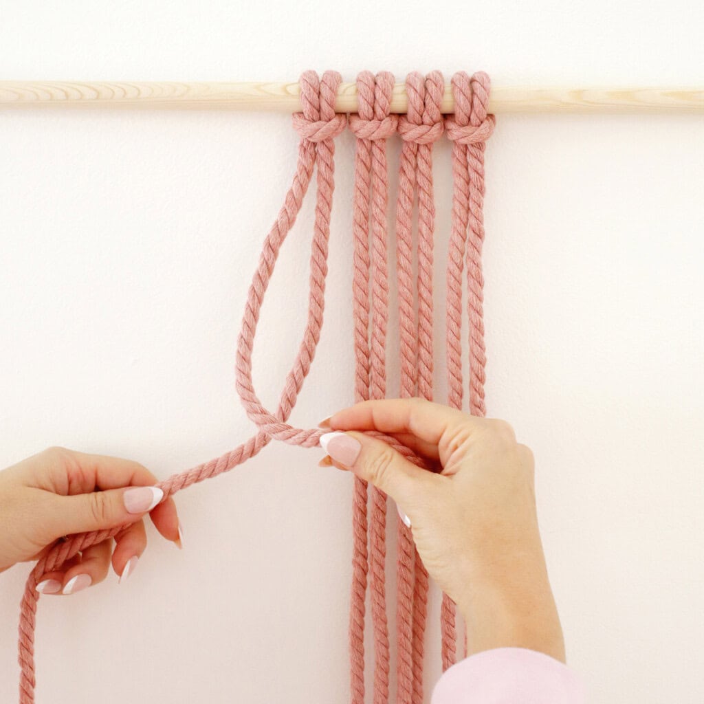 Double Half-Hitch Knot macrame